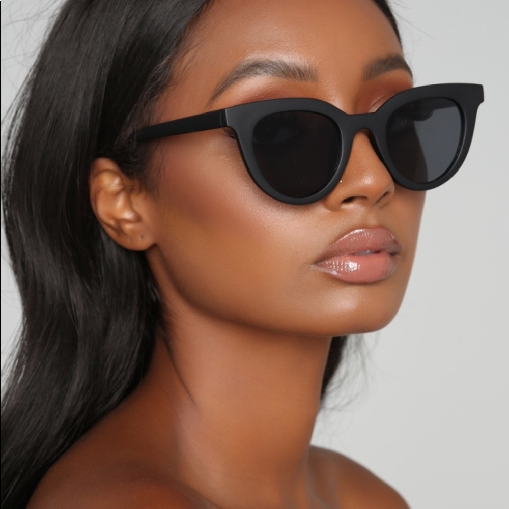 Brand New w Tags Matte Black Classic Sunglasses